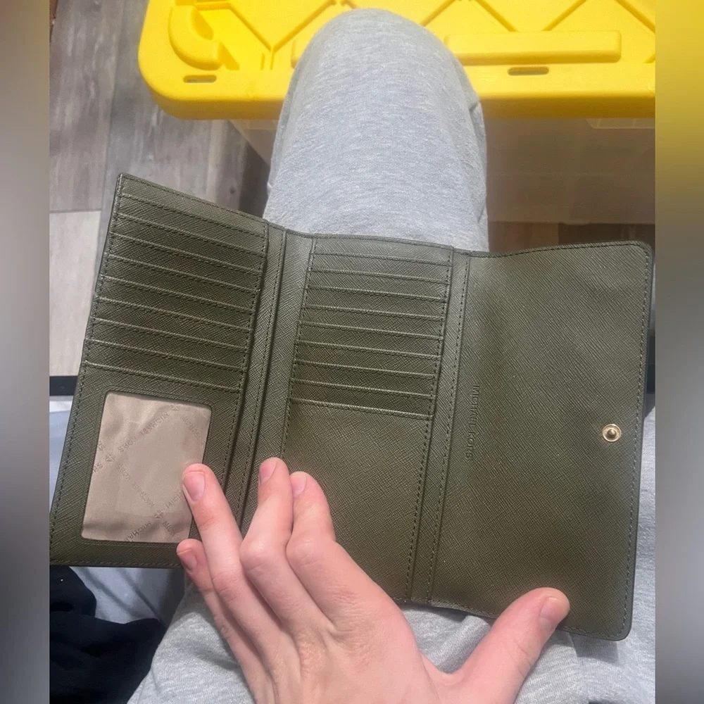 Michael Kors Purse with Wallet - Picture 9 of 10